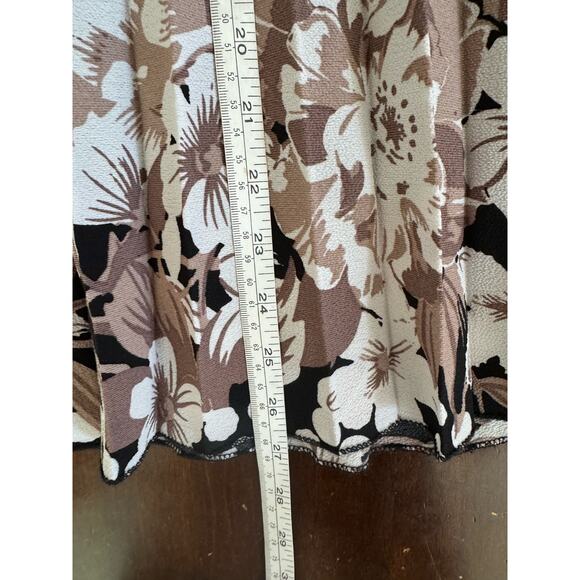 Metrowear Floral Pleated Skirt.  Size Large - Picture 5 of 6